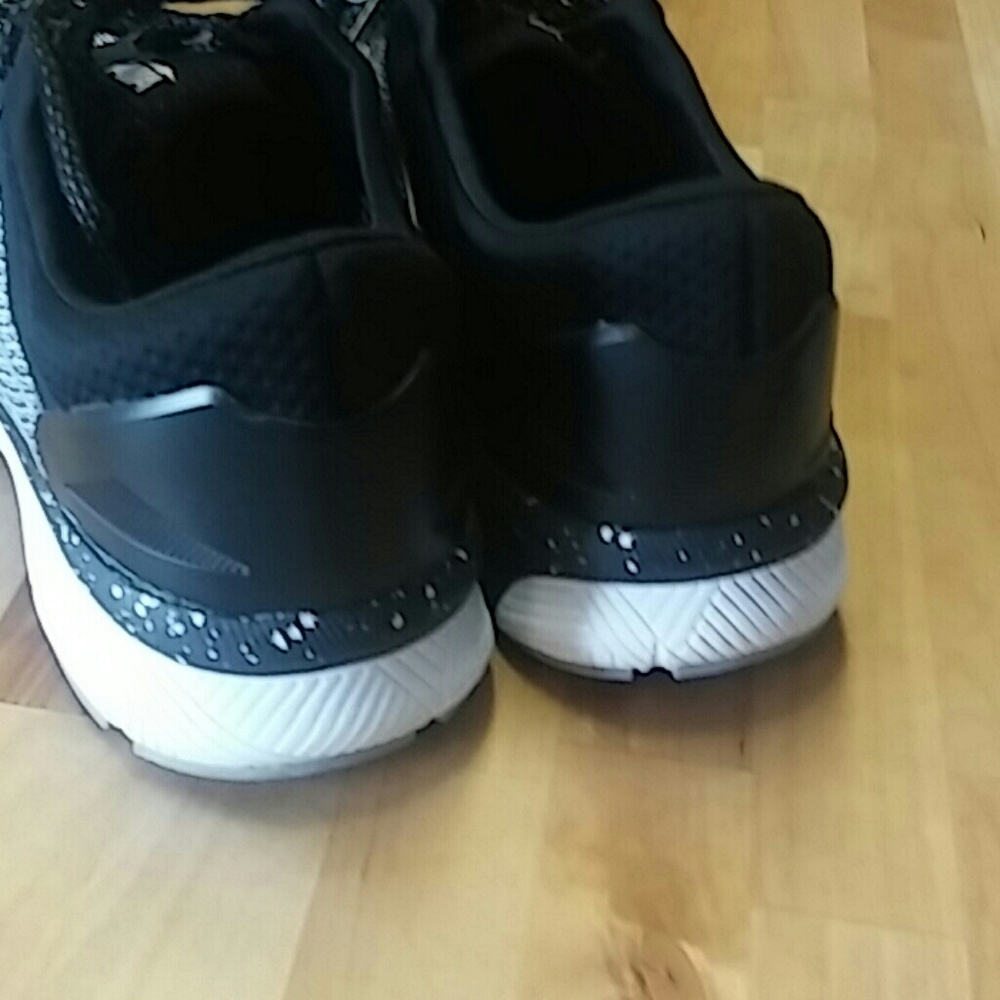 AVIA - Picture 4 of 4